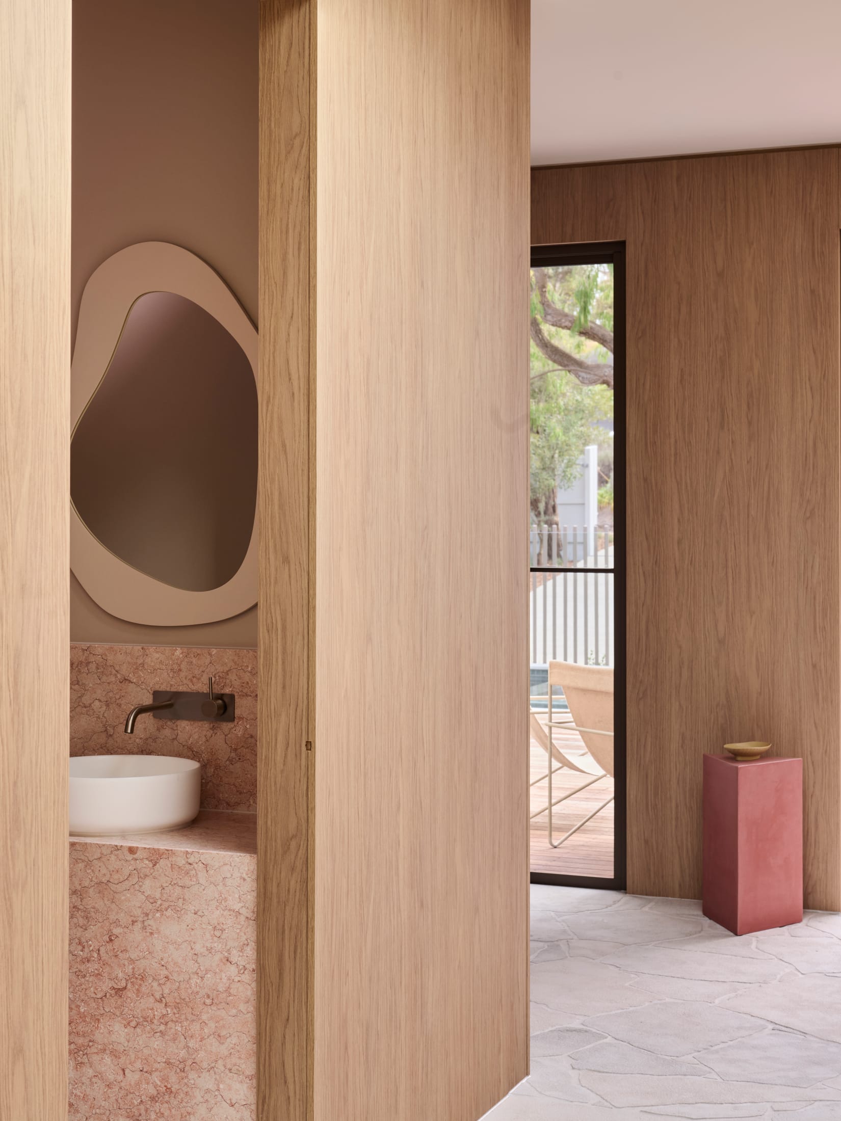 Escultura furniture integrated into the minimalist interior of the Rye House.