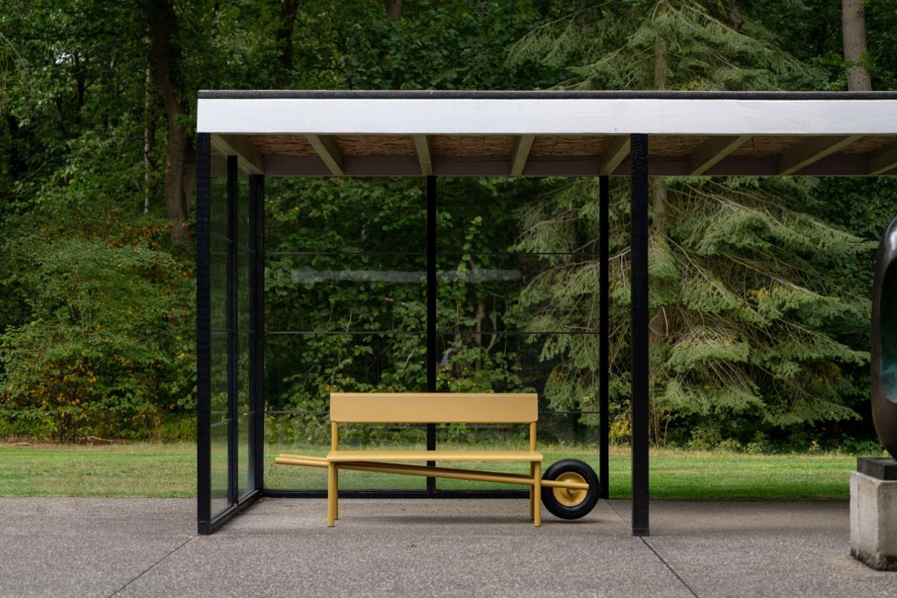 Transform Your Garden with the Mobile Wheelbench: Modern Portable Outdoor Seating