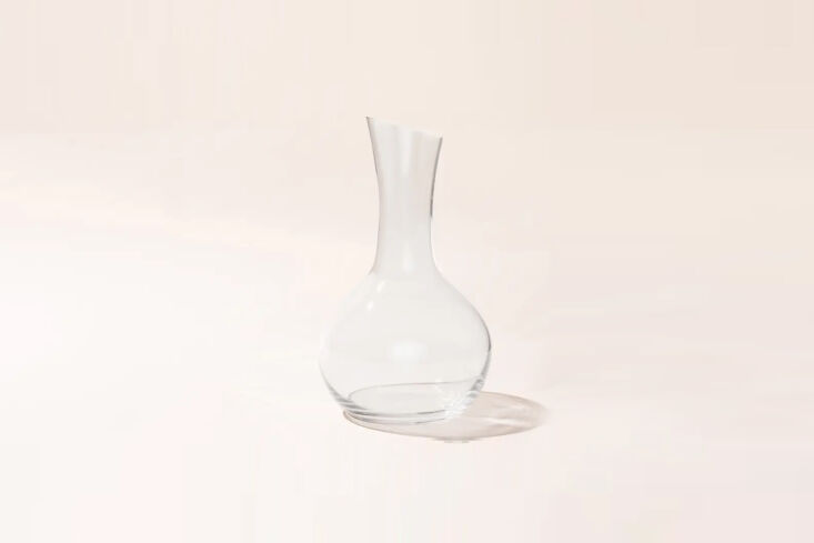 A compact crystal wine decanter designed for one-handed pouring.