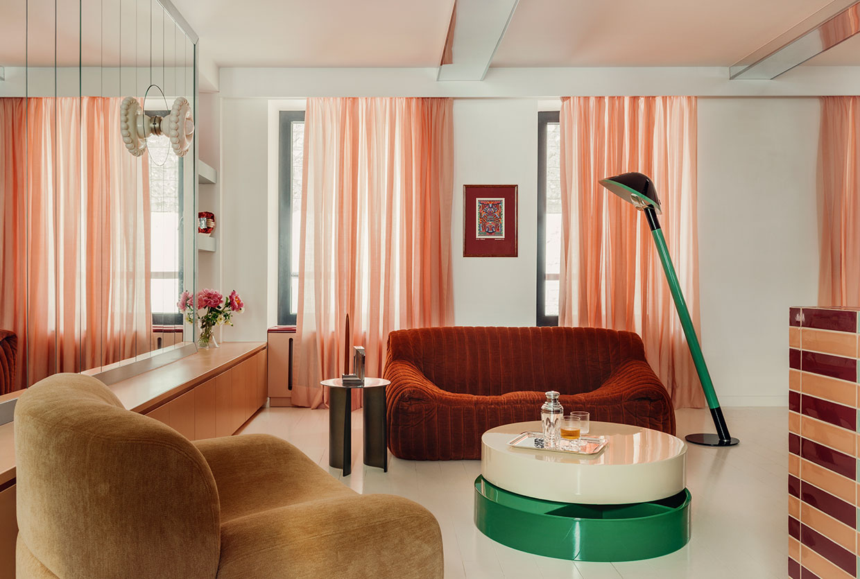 Maximizing Small Footprints: Architectural Secrets from a 60sqm Pigalle Apartment