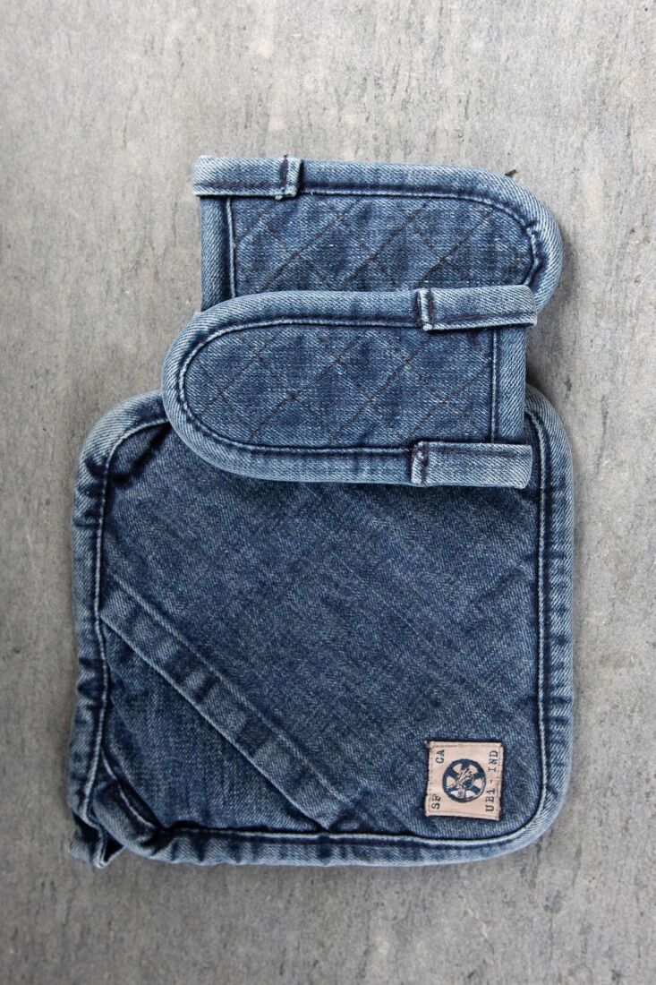 Oven mitts made from dark recycled selvedge denim.