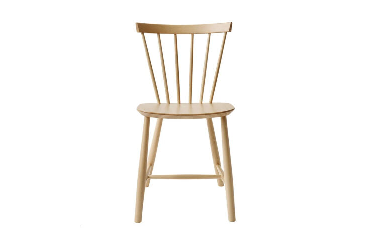The FBD Møbler J46 Chair in lacquered beech wood.