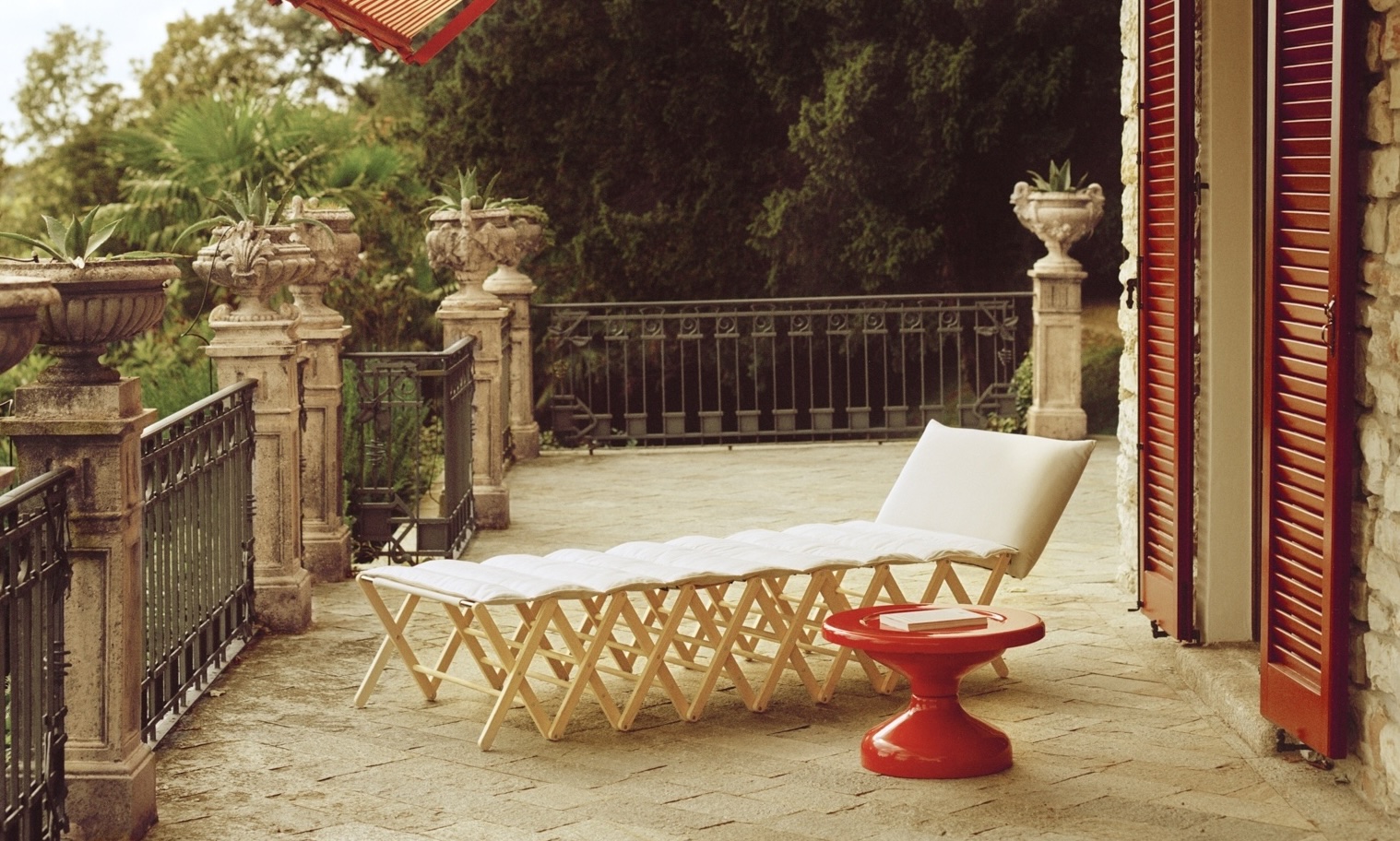 Top Italian Folding Seating for Versatile Indoor-Outdoor Living 2026