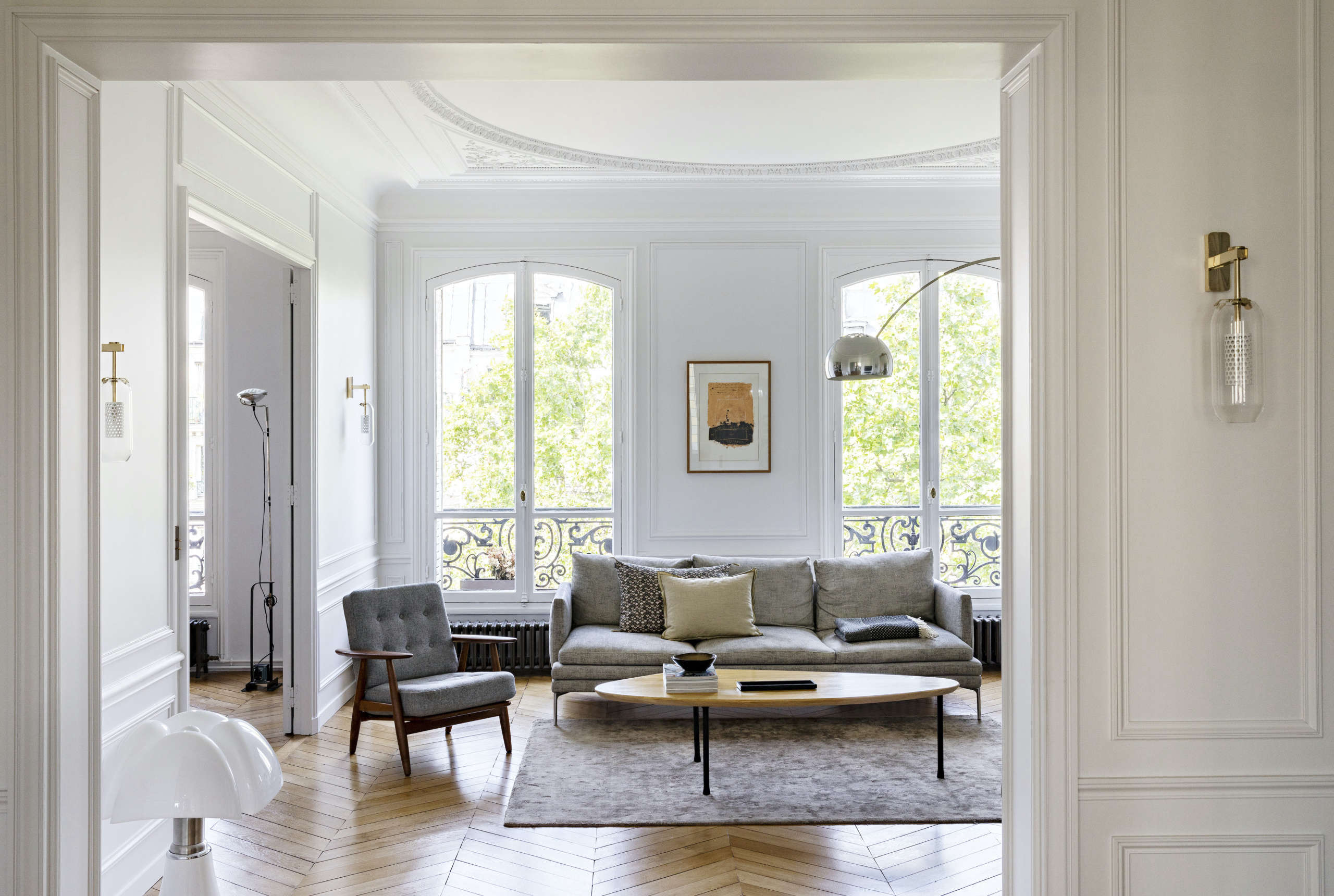 Elegant 7th Arrondissement Parisian Living Space: Design Guide & 2026 Renovation Costs