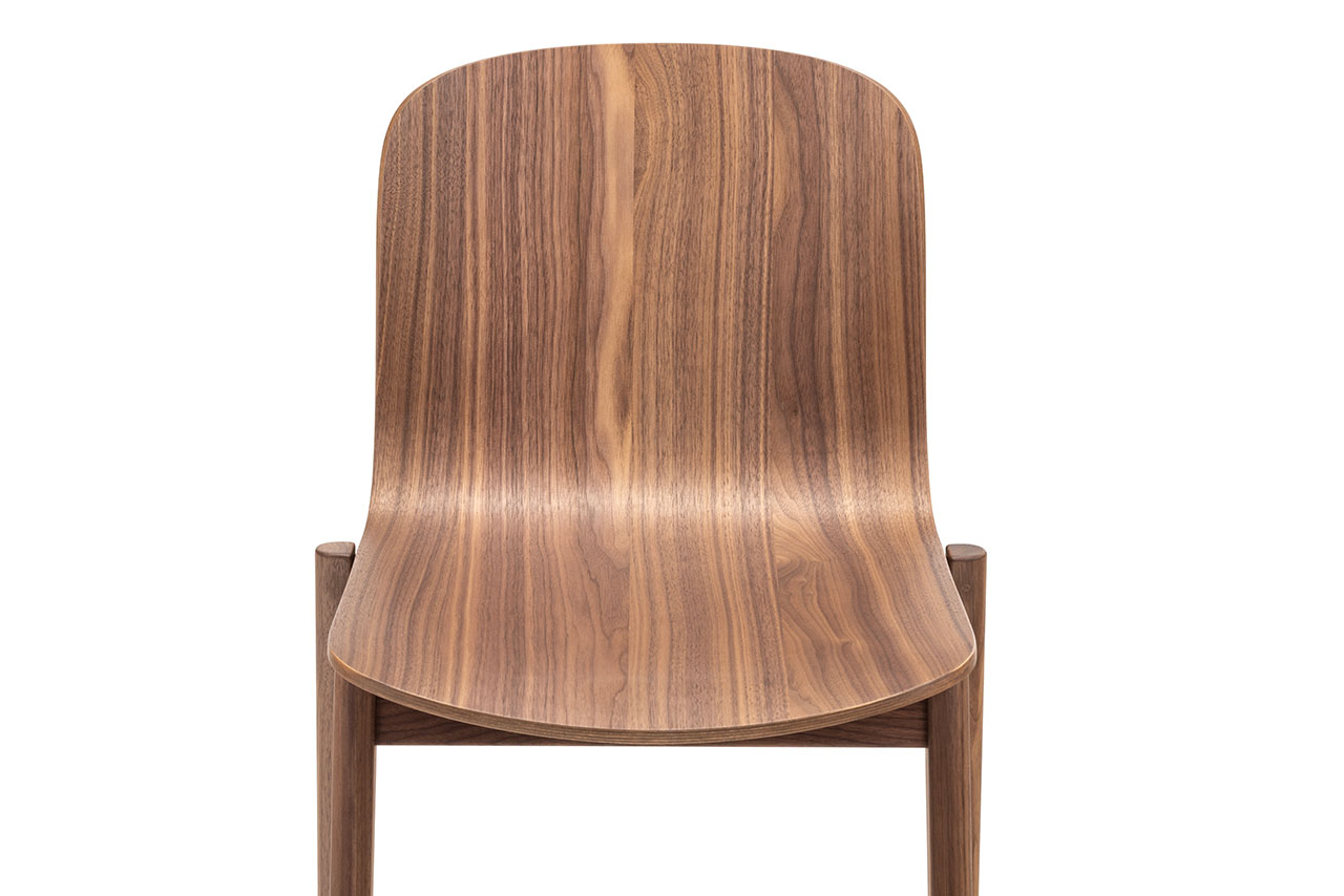Front view of a Ton All’essenza chair showing natural light wood grain.