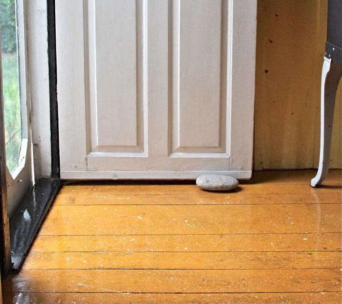The Secret to Hiding Floor Imperfections: DIY Spatter Painted Floors Guide