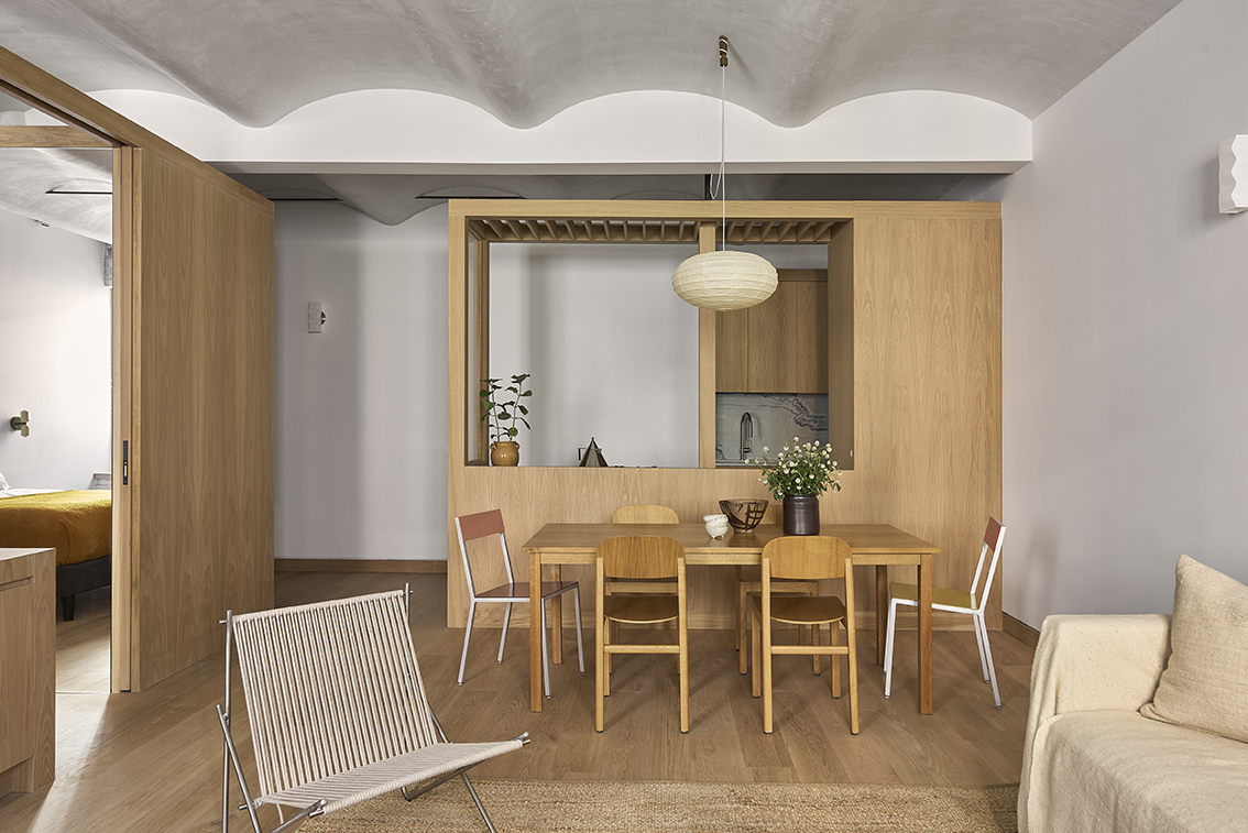 Reviving a 1980s Warehouse: 5 Clever Small Space Renovation Techniques