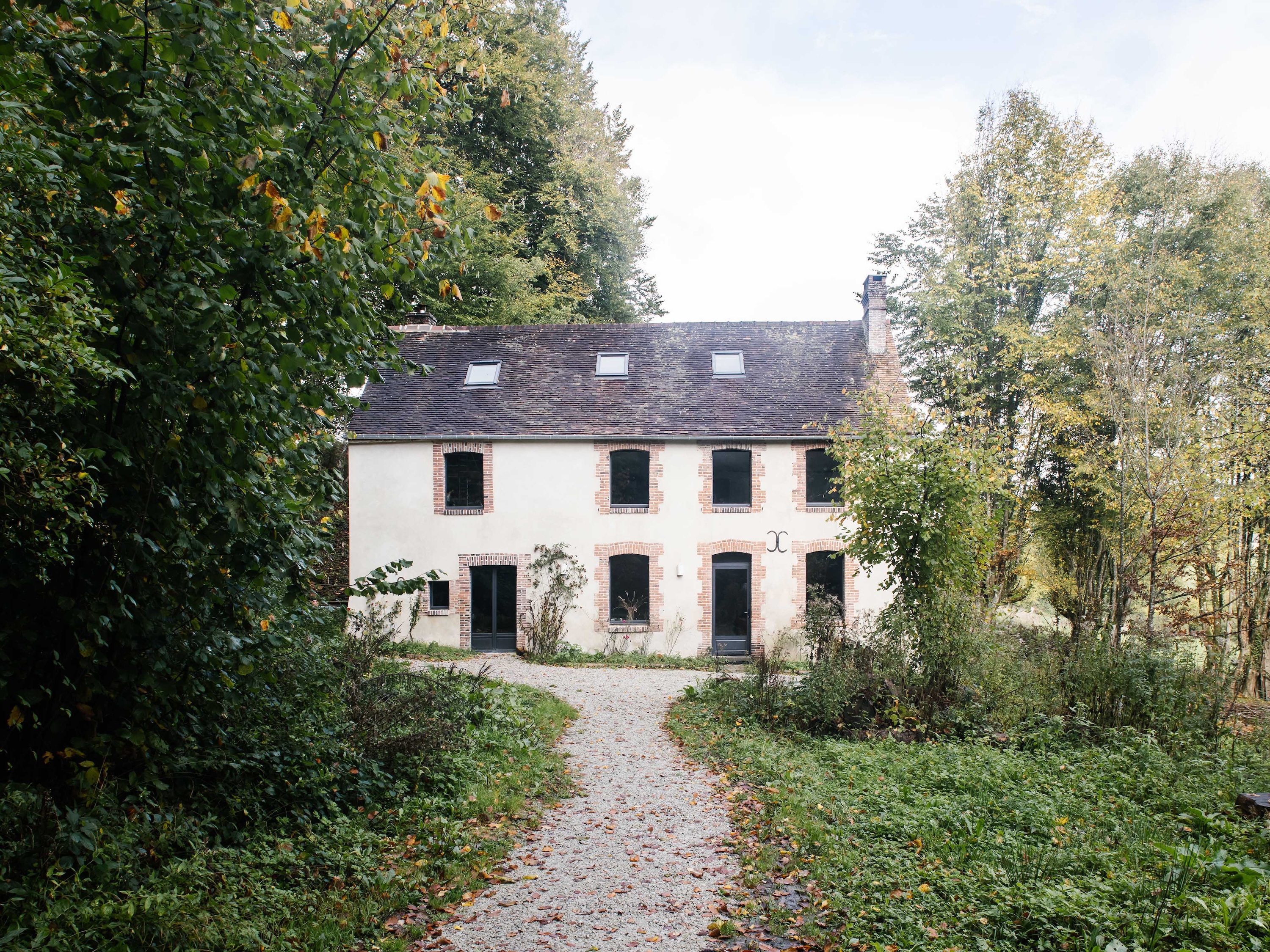 Restoring the Ruin: How Modern Architecture Saved a 1,300-Square-Foot French Farmhouse