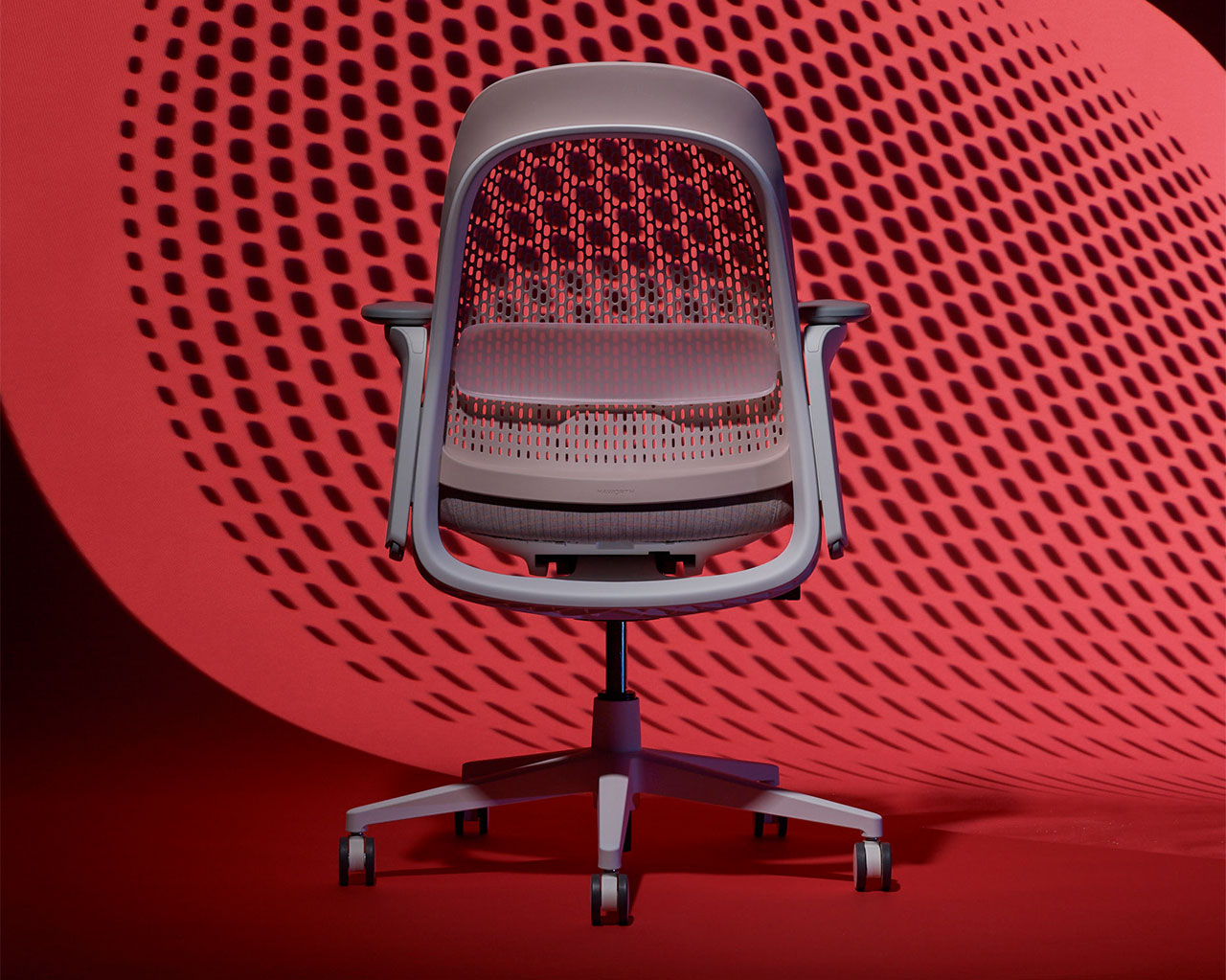 Haworth Breck Chair Review: Is Geo Stretch™ the New Standard for Ergonomics?